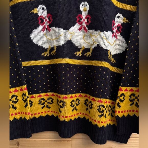 Vintage White Duck Themed Crewneck Sweater Size Medium Novelty Print Bow - Picture 5 of 13
